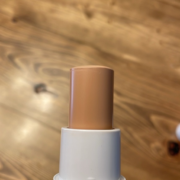 FREE with $35 Milk Flex Foundation Stick VANILLA - Picture 3 of 7